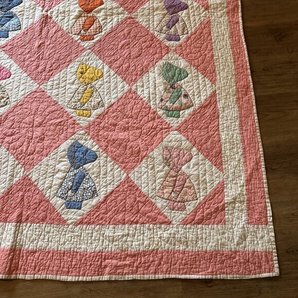 Vintage Sunbonnet Sue Quilt Pink & White Size 83 X 70 - Picture 2 of 10